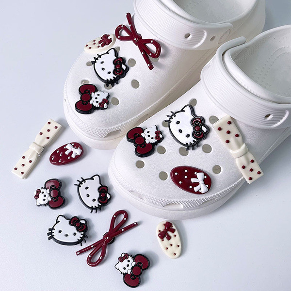 jibbitz crocs crybaby จิบบิท จิ๊บบิท crocs รองเท้าคิตตี้ลายพิเศษ DIY สไตล์การ์ตูน ตกแต่งแบบถอดได้ ออ