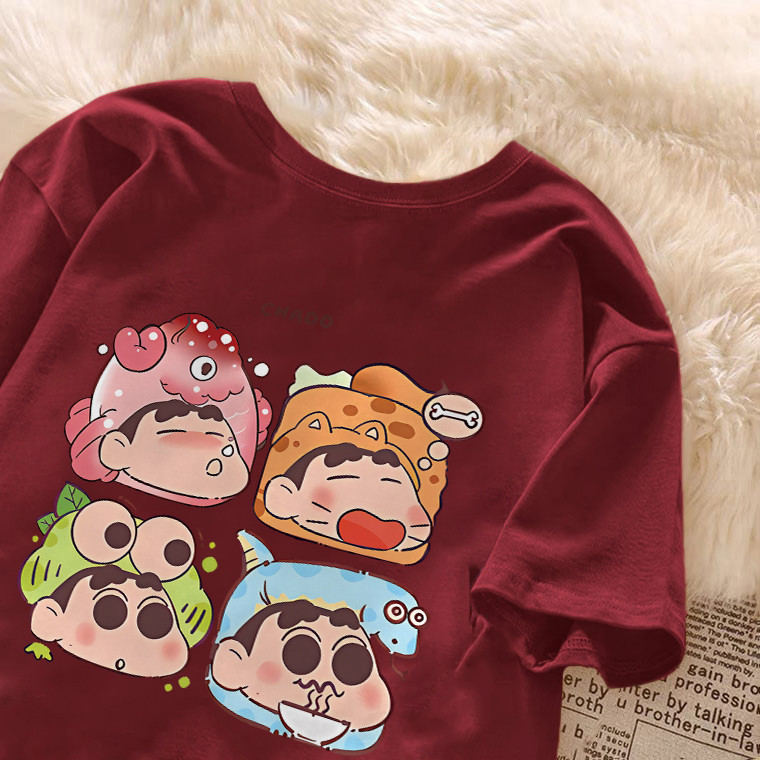 เสื้อยืดแขนสั้นการ์ตูน Crayon Shin-chan สไตล์คาซุ얼สำหรับผู้หญิง