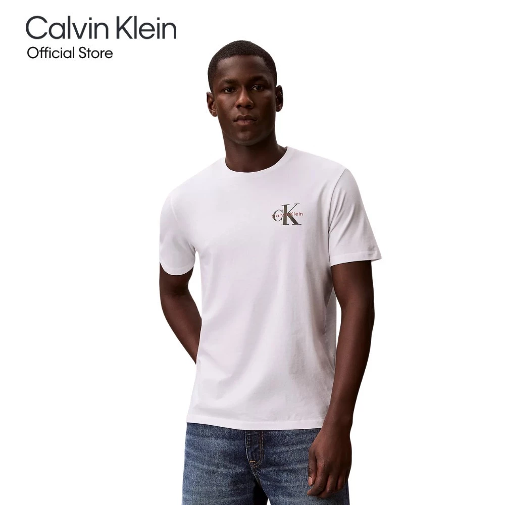 CALVIN KLEIN เสื้อยืดคอกลมผู้ชาย Monologo Graphic ทรง Regular รุ่น 4RF835G YAF-สีขาว