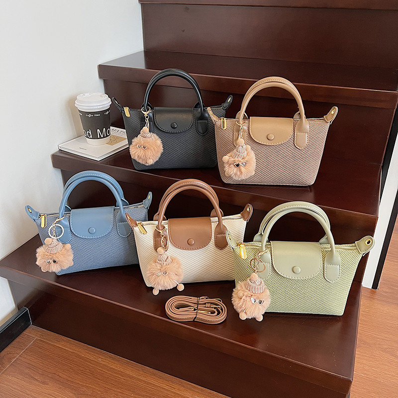 Simple Casual กระเป๋าสะพายสี่เหลี่ยมสำหรับสุภาพสตรี ออกแบบมาให้เข้าได้กับทุกสไตล์ มีความจุมากและสีตัดกันสวยงาม