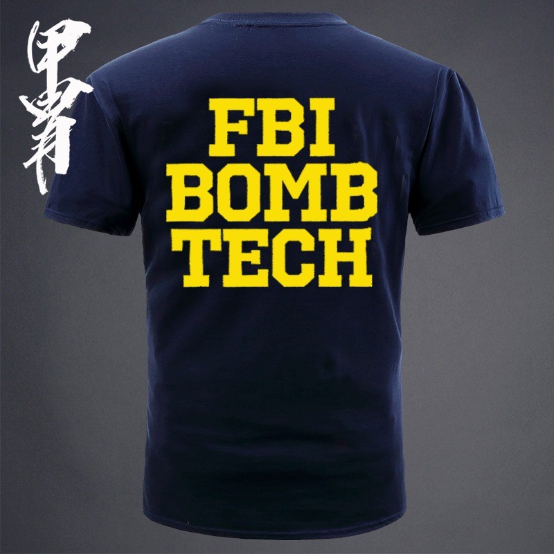 พร้อมสต็อก FBI บริการบัตรประจําตัว BOOM พิมพ์ตัวอักษรแขนสั้นอเมริกันผ้าฝ้าย 100% หลวมสบายๆรอบคอแนวโน