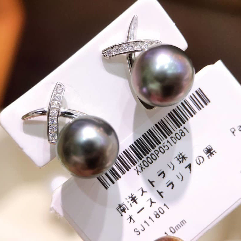 จําลอง Earth Creek Black Pearl Shell Bead Full Diamond Cross Stud ต่างหู