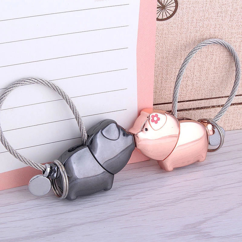 Creative Piglet คู่คู่พวงกุญแจหมูจูบพวงกุญแจรถผู้ชายผู้หญิงพวงกุญแจน่ารักจี้ของขวัญ
