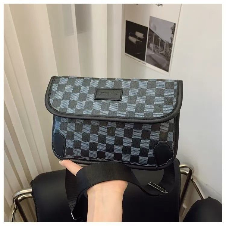 Super Popular Street Wear Fashion Envelope Bag Trend Checkerboard Shoulder Bag Mobile Phone Diagonal