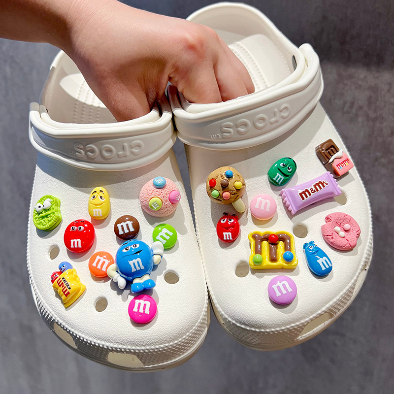 jibbitz อะคริลิค daddy jibbitz จําลองถั่วช็อคโกแลตเหมาะสําหรับตกแต่งหัวเข็มขัดหลุมรองเท้า