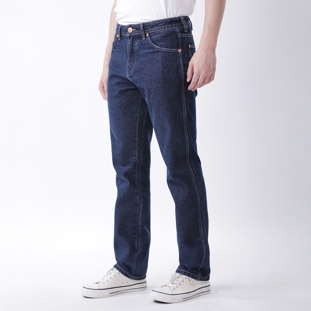 WRANGLER กางเกงยีนส์ผู้ชาย เอวกลาง ทรงตรง รุ่น WR F325MGREF17 สียีนส์เข้ม — صورة 2