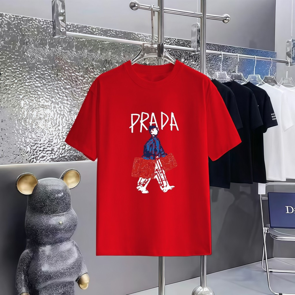 Prada/Prada/2026 คลาสสิกรอบคอแขนสั้นเสื้อยืดผู้ชายผู้หญิงสไตล์ใหม่กีฬาสไตล์ญี่ปุ่นหลวมสบายระบายอากาศ