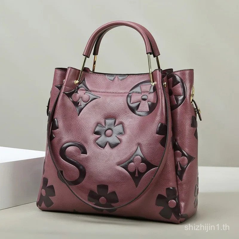 8TNF Ready Stock Bucket Bag Fashion Large Capacity Female Bag Embossed Commuter Handbag Tote Bag