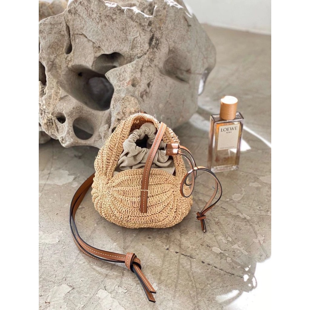 LOEWE LOEWE loewe Straw Braided Conch Bag