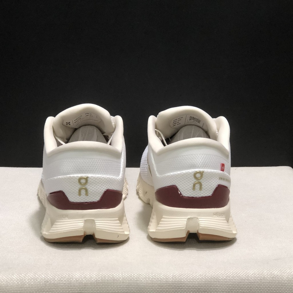 On Running On Cloud X4 รองเท้าวิ่งสําหรับผู้ชายและผู้หญิงรองเท้าผ้าใบ Unisex คู่จํากัดปีงู 2025 PL0L