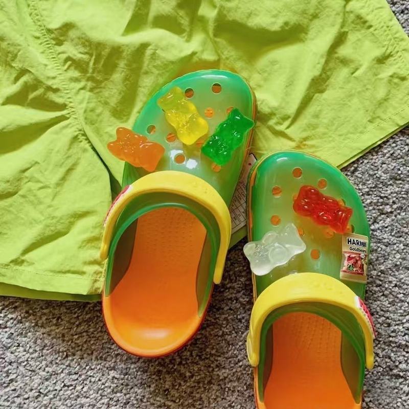 2026 Gummy Bear Hole รองเท้าผู้หญิง Anti-slip Soft Sole สวมใส่ด้านนอกรองเท้าแตะชายหาด Influencer Dop