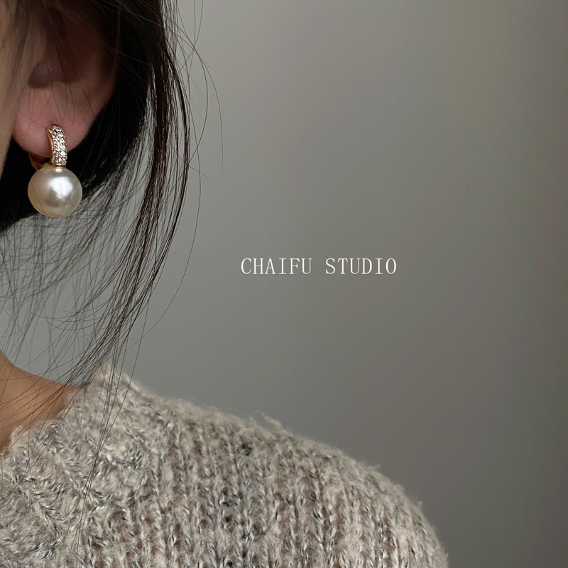 Fanxing studio/R699 INS สไตล์วรรณกรรม Small Daily Temperament All-Match Pearl Zircon ต่างหู