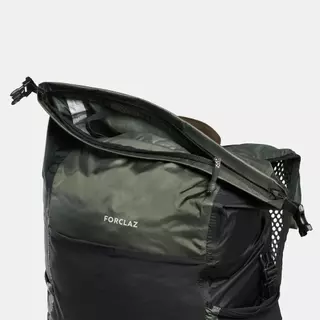 Decathlon Waterproof Foldable Backpack 25L - Travel เป้สะพายหลังกันละอองน้ำแบบพับได้ขนาด 25 ลิตรรุ่น Travel - Green
