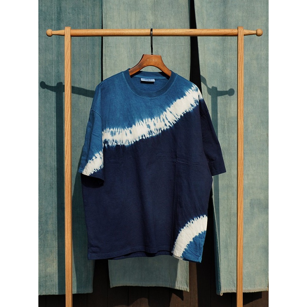 Ichii Blue Dye Handmade วิธีโบราณ Tie Dye เสื้อยืดแขนสั้นหลวมสบายๆรอบคอรูปแบบคลื่น H