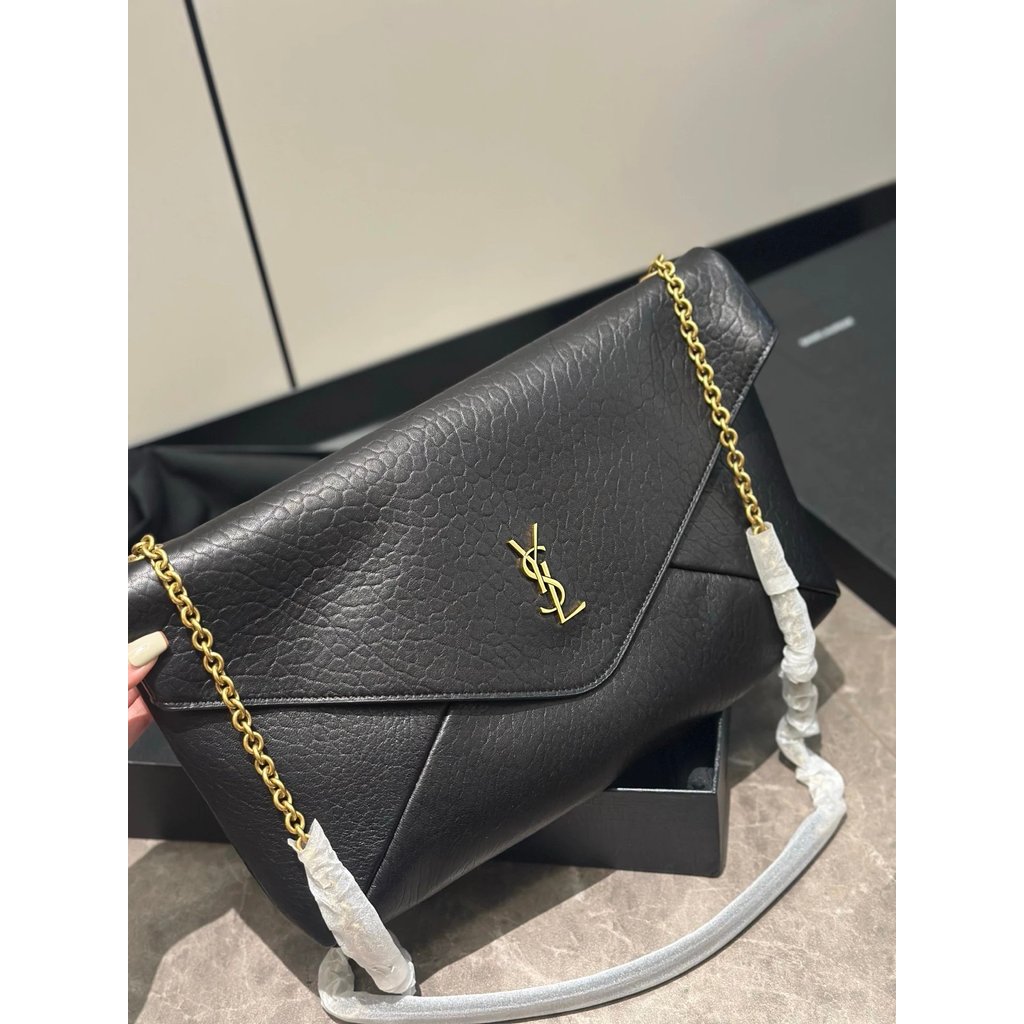 [Old Fairy] YSL New Style sachet Chain Bag
Grain หนังแกะ Envelope Bag กระเป๋าสะพายกระเป๋าโซ่ yslbag
