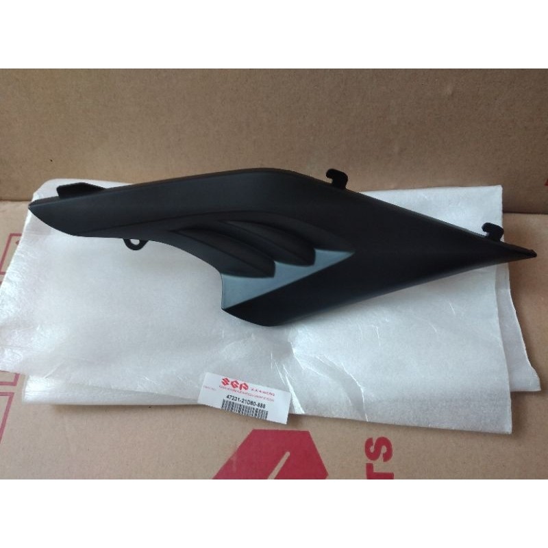 ฝาครอบ FINFT SUZUKI SATRIA 2-STOKE DUMBA ORIGINAL SGP 47231-21D80-888
