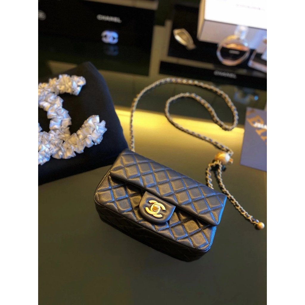 กระเป๋าสะพายข้าง CHANEL พร้อมสายโซ่