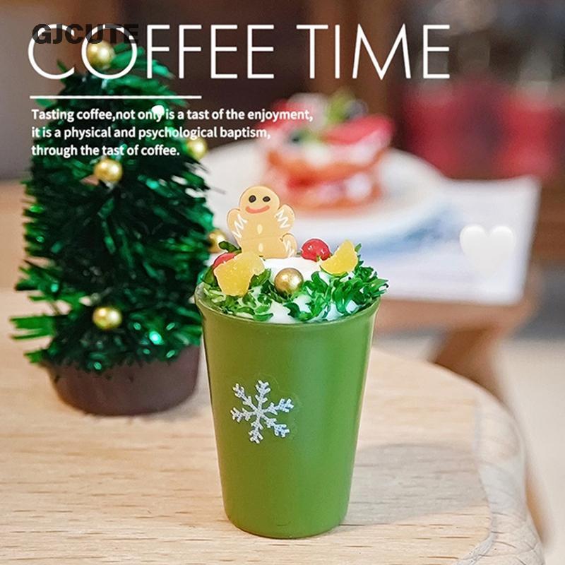 GJCUTE 1/12 ตุ๊กตาคริสต์มาส Latte กาแฟเครื่องดื่มถ้วยคริสต์มาส Dollhouse Miniature Coffee Shop Decor