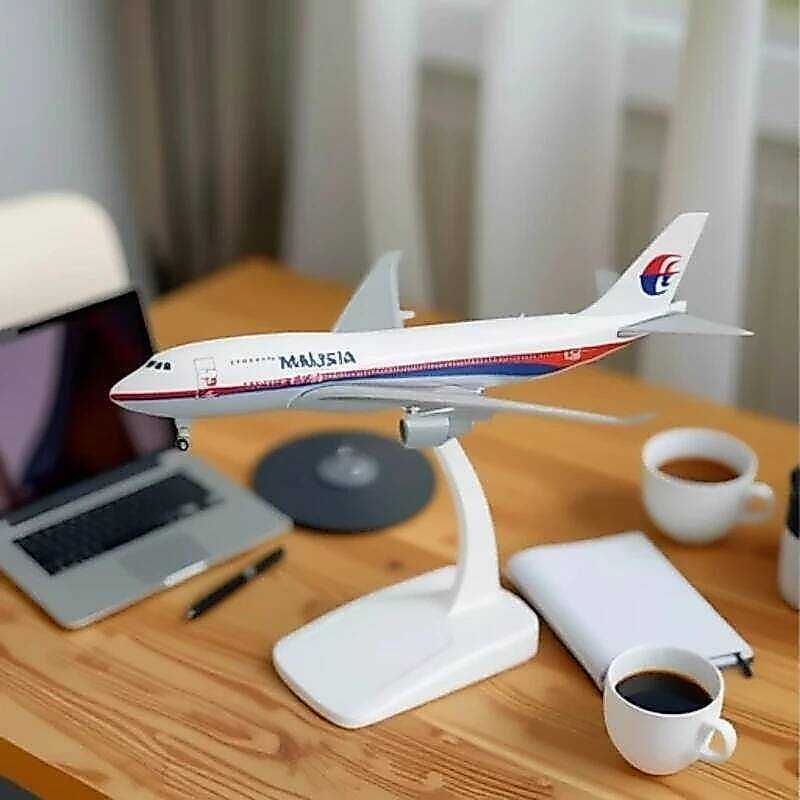 C 20Cm B747 Malaysia Aires Model B747 Die-Casting Alloy Metal Airplane Toys & Landing Gear Hobby