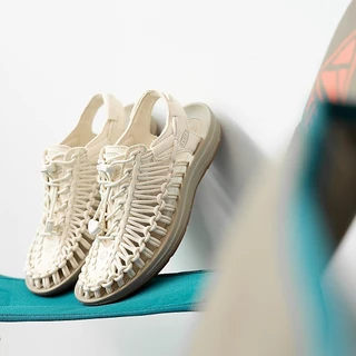 [ส่วนลด30% 30XTRA87] [2026 ไม่มีโลโก้ K ที่หน้ารองเท้า] Keen UNEEK Whitecap/Cornstalk