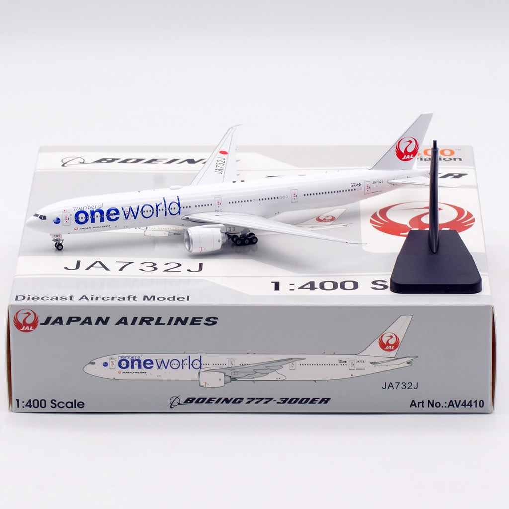 Aviation 1/400 Japan Airlines B777-300ER เครื่องบินโลหะรุ่น JA732J Universal Family