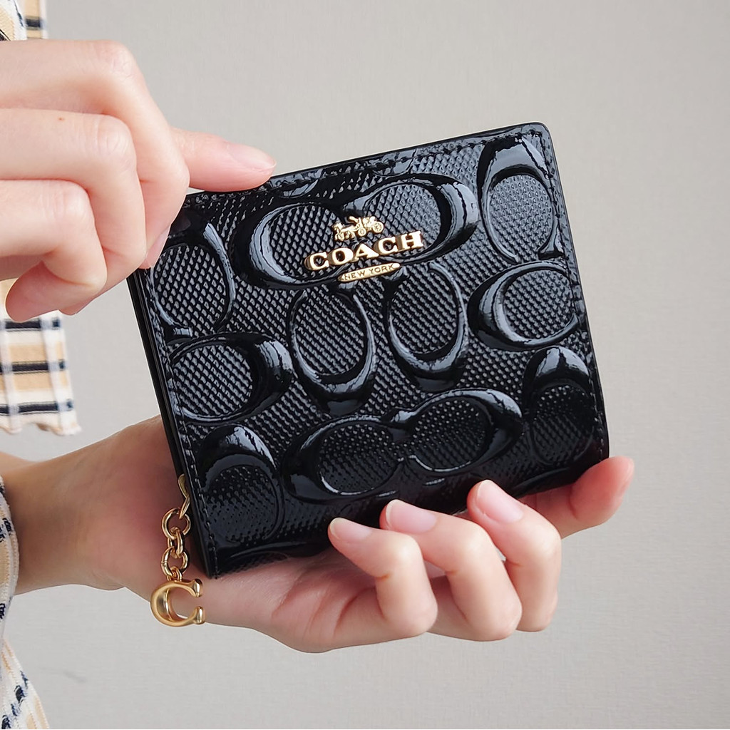 Medium Wallet กระเป๋าสตางค์ กระเป๋าใส่เหรียญ CT982 CV415 กระเป๋าสตางค์สั้นพับสองตอน เปิดปิดด้วยกระดุ
