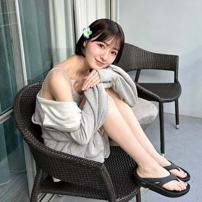OOFOS Original Sandals - น้ําหนักเบา Recovery รองเท้ารองเท้าแตะผู้ชายผู้หญิงด้านล่างนุ่มในร่มสไลด์บ้