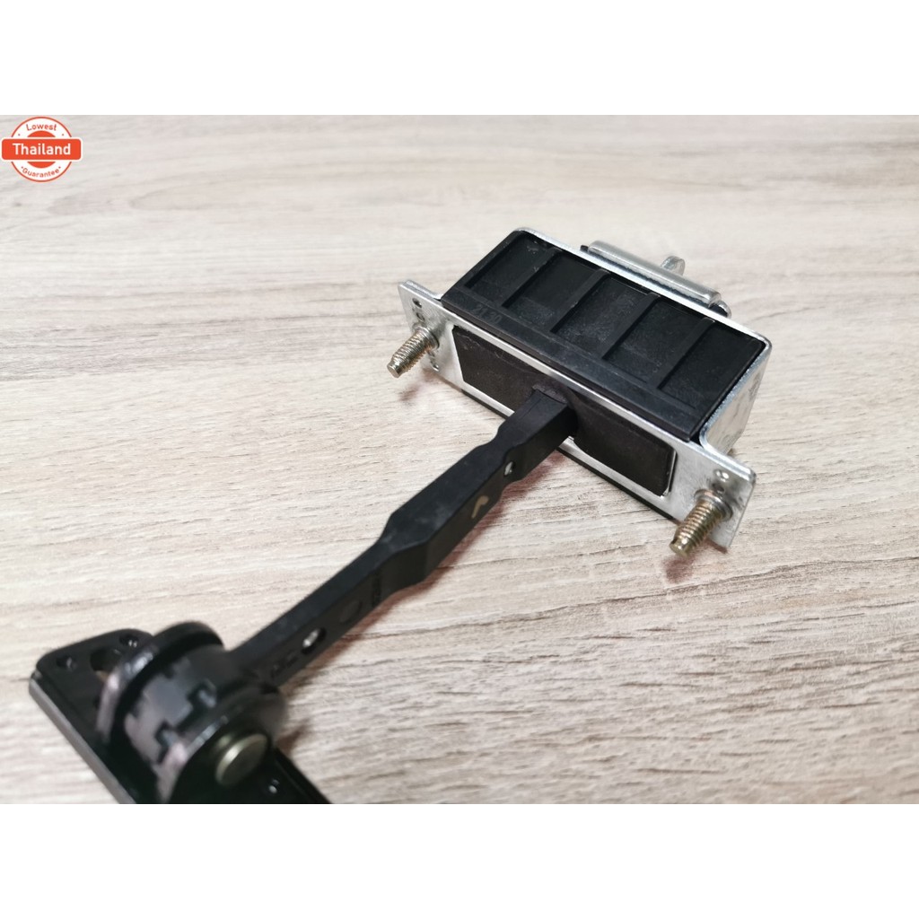 กันเลยประตูหลัง Benz W211 ของไต้หวัน E200 E220 E240 E280 E300