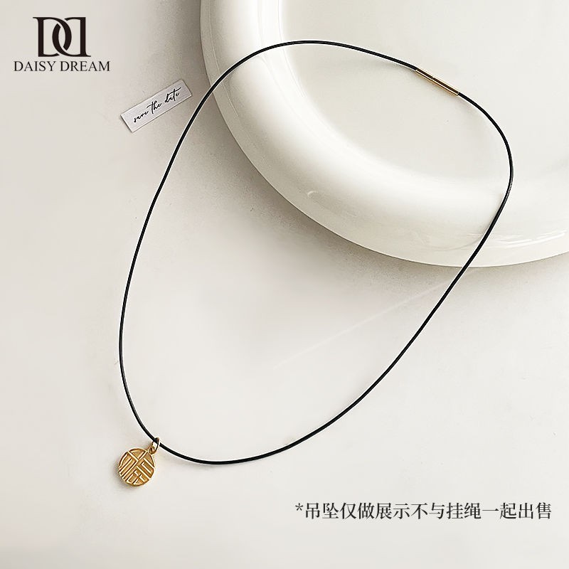 สร้อยคอเชือกถักสีดําพร้อมจี้ทอง lany 配黄金吊挂绳สีดําสีสร้อยคอ链女小绳配链挂件中秋礼物女皮女20251024WW