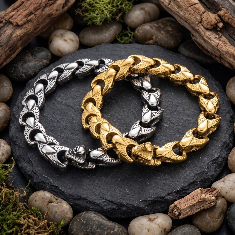 [ขายร้อน] Domineering Heavy Industry Skull Buckle Bracelet Punk Blackened Keel Chain Stainless Steel