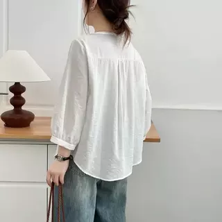 Red Berry เสื้อเบลาส์แขนสามส่วนแต่งลูกไม้สไตล์เกาหลีสำหรับผู้หญิง ระบายอากาศได้ดี W747