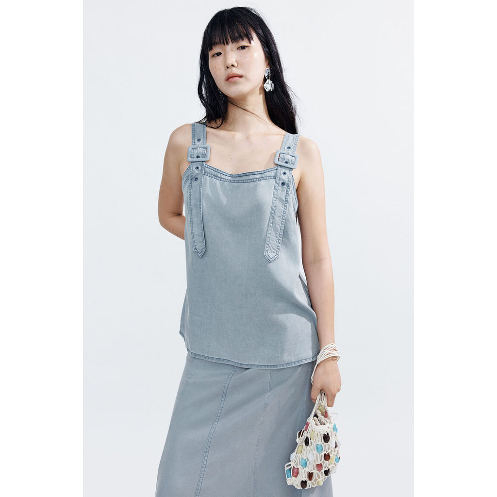 H&M(เอชแอนด์เอ็ม) เสื้อเดนิมดีไซน์หัวเข็มขัด ผู้หญิง 1349079_1
