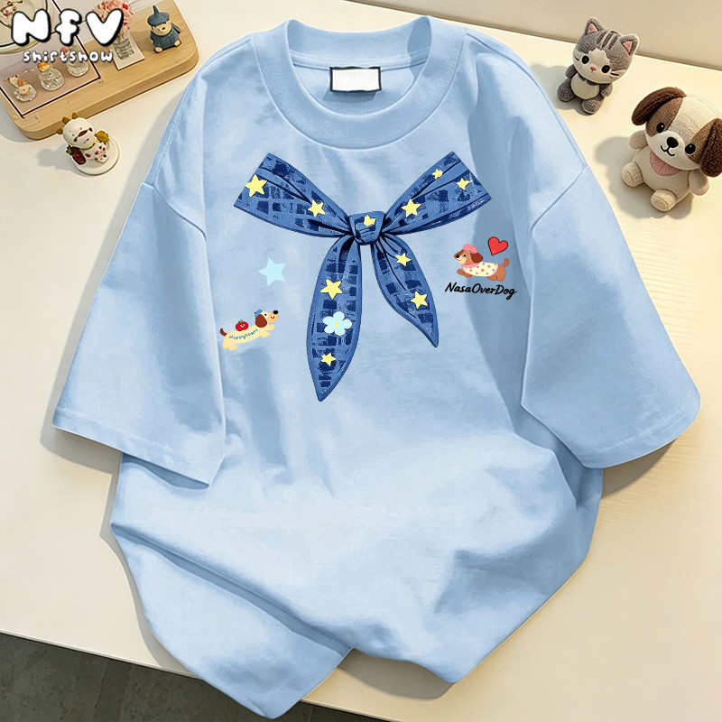 【จัดส่งตลอด 24 ชั่วโมง】NFV สไตล์ลูกกวาด🎀Oversized ลายโบว์ประดับดาวบนพื้นสีฟ้า สะดวกสบาย ระบายอากาศ YG3574