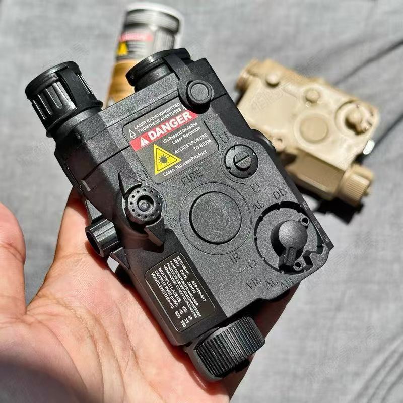 PEQ-15 ไนลอนยุทธวิธีกล่องของเล่น Universal Rail ลูกบิดโลหะแบตเตอรี่ลิเธียมรุ่นชาร์จ A072906260