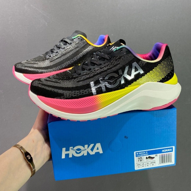 รองเท้าวิ่ง Hoka Mach X และ Hoka Clifton 9