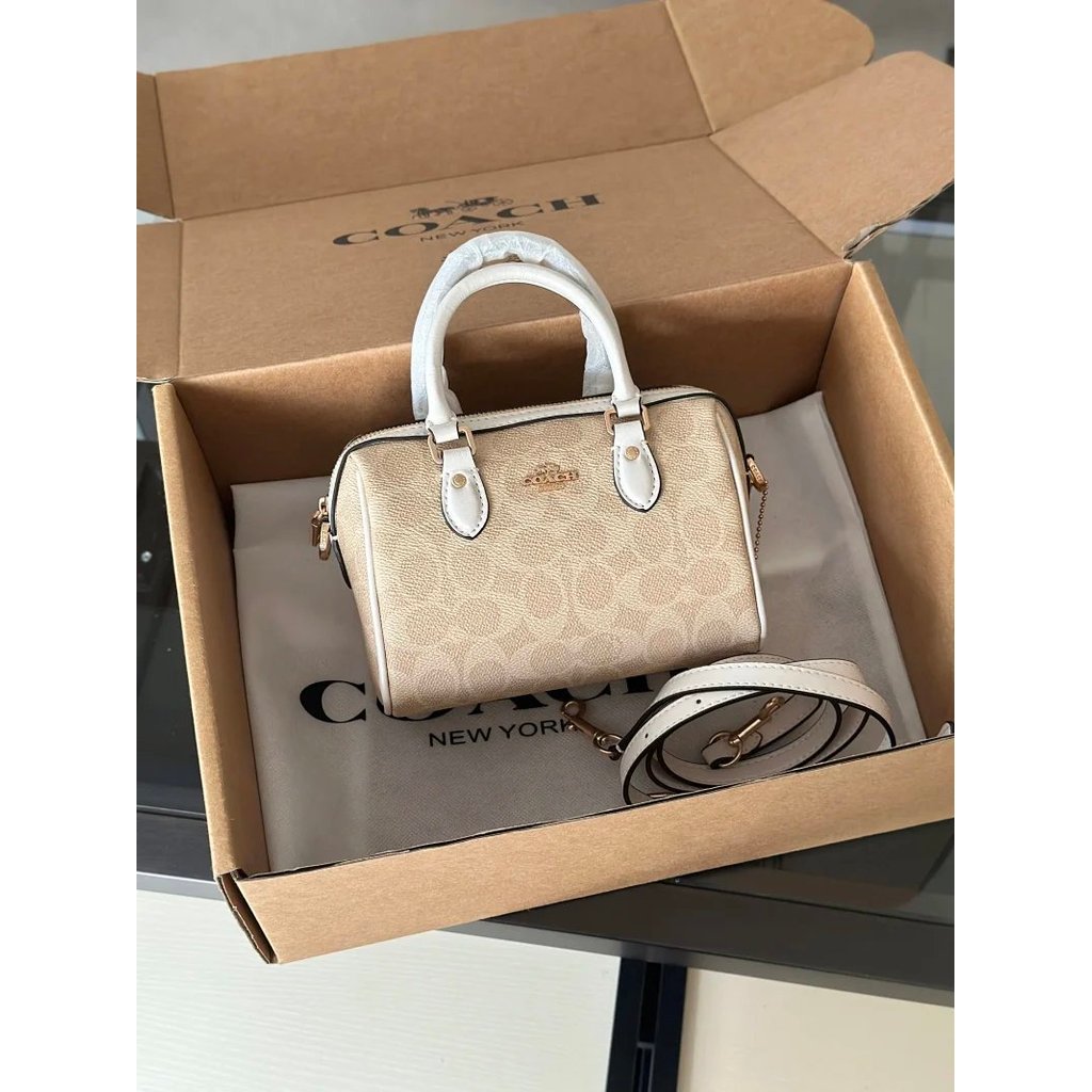 Coach ROWAN mini Pillow Cross-body Hand-พกพา Small Chambrai Mini Denim Pillow Bean Paste Color Milk 
