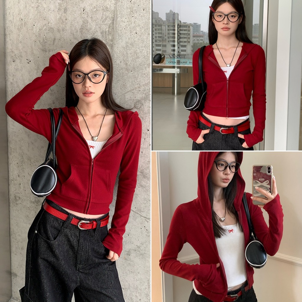cherryshop พร้อมส่ง เสื้อแจ็คเก็ตแขนยาวมีฮู้ดสีแดงสไตล์เรโทรสำหรับผู้หญิงเกาหลี สไตล์สลิมฟิต การออกแบบซิป ผ้านี้สบาย