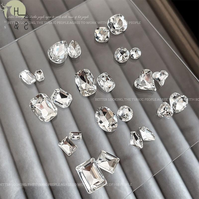 [H&S] 5PCS Sparkle Sharp Diamond Nail Art Rhinestones Jewel Decorative Mix Clear White Nail Charms เ
