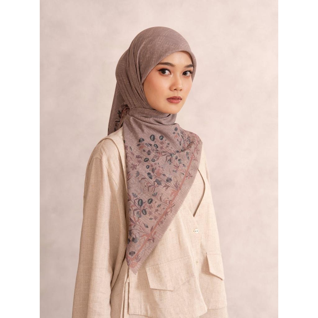 ALEZA Serra Scarves Taupe