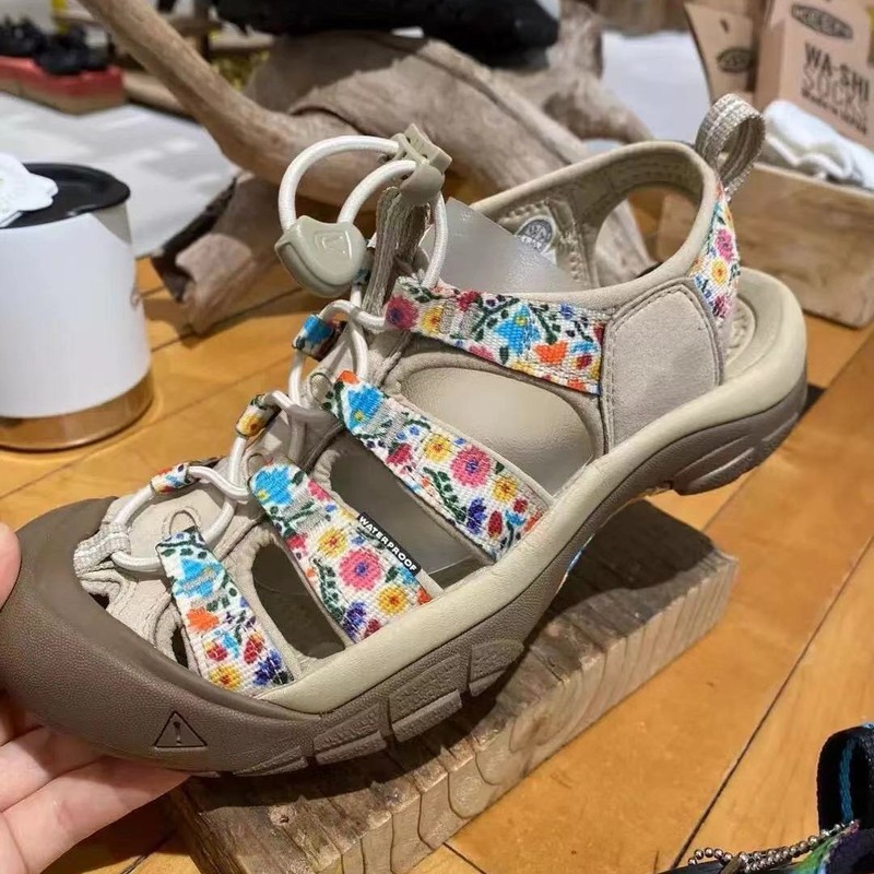 Japan Direct Mail Keen Keen Beach River Tracking Shoes Anti-Slip Wear-Resistant Wading Casual Toe Sh
