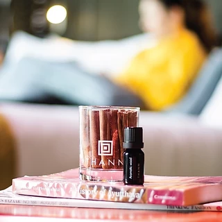 THANN Aromatic Wood Essential oil 10 ml เติมเต็มความเบิกบาน มีชีวิตชีวา คลายความวิตกกังวล