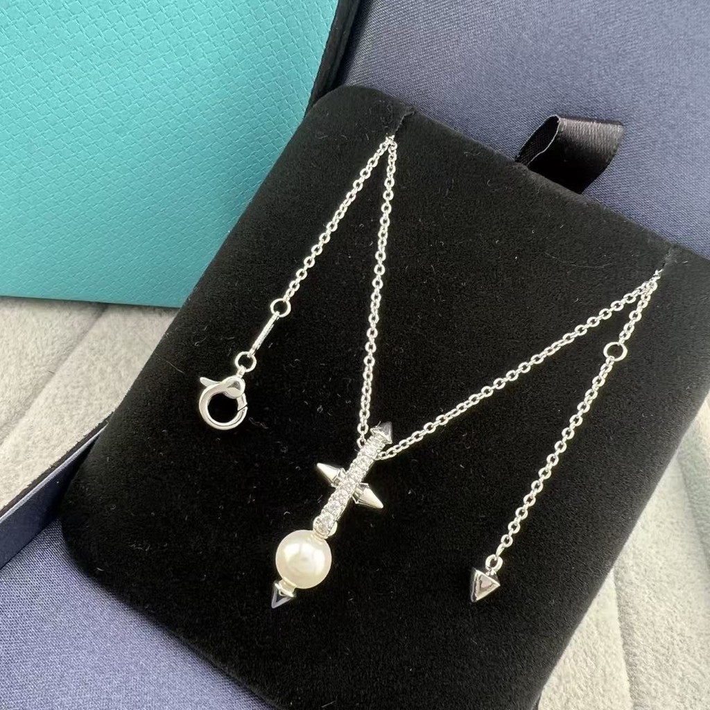 Z6ZY Gold v Classic Rivet Trident Pearl Necklace Diamond Bullet Single Set Couple Necklace