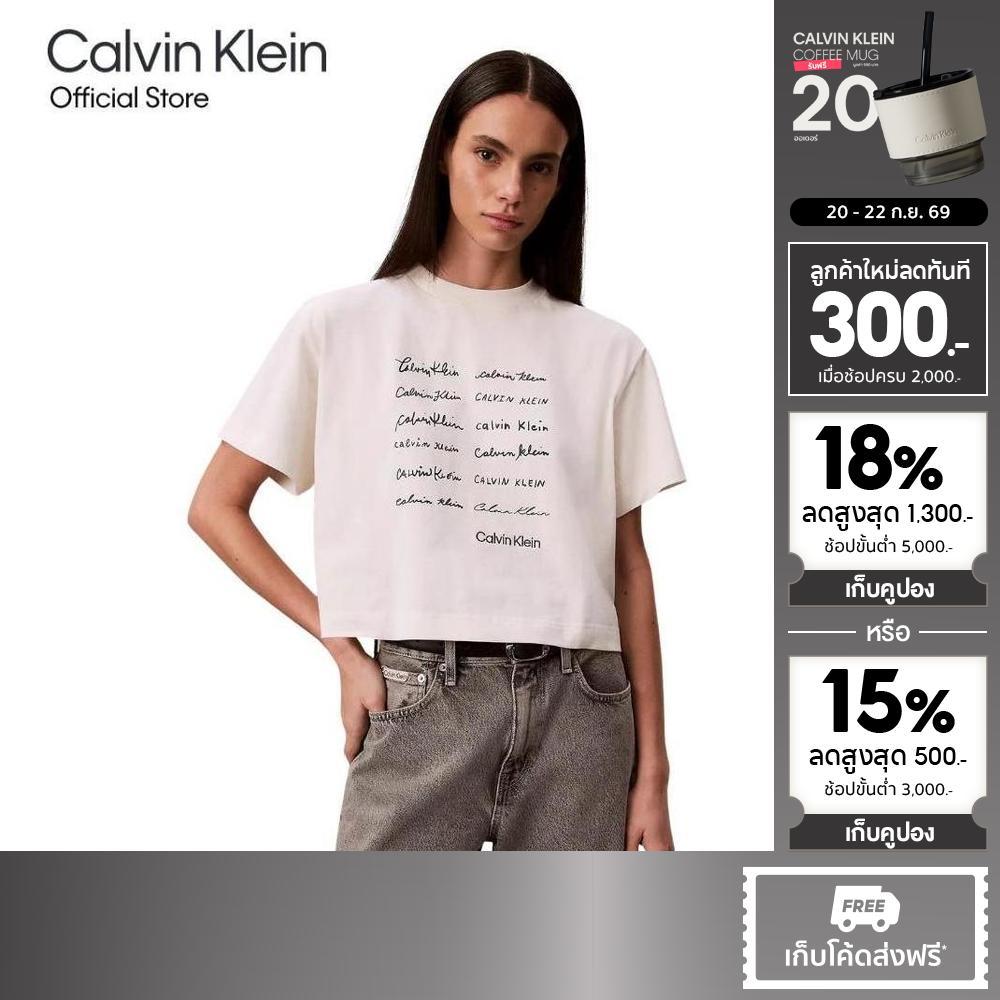 CALVIN KLEIN เสื้อยืดคอกลมผู้หญิง Logo Font Graphic Boxy Cropped T-Shirt รุ่น 47F823G YAS-สีขาว