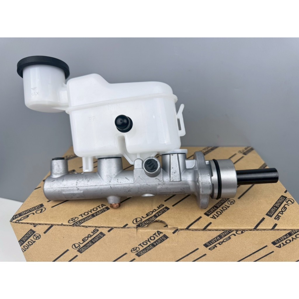 แม่ปั๊มเบรคบน TOYOTA VIGO FORTUNER INNOVA เก่า (13/16) เกียร์ธรรมดา 47201-0K020