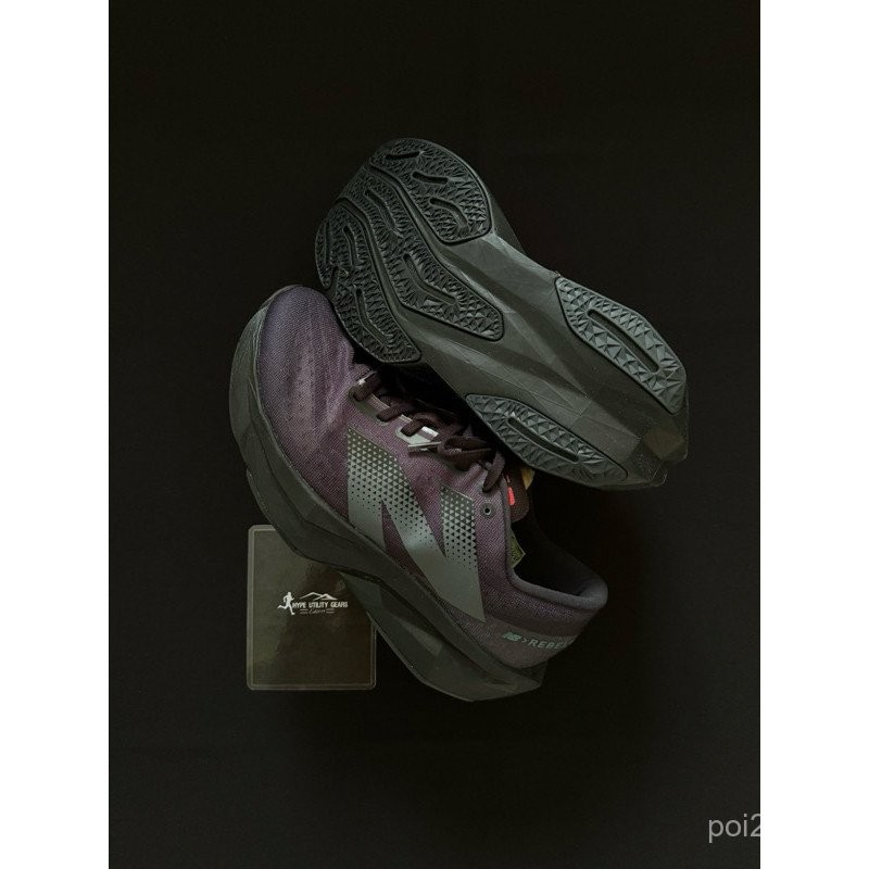 NB FuelCell Rebel V4 รองเท้าวิ่ง สีดำ