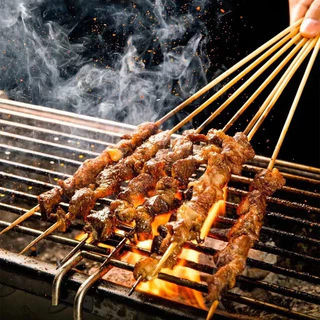 🔥ส่งฟรี ม้เสียบอาหาร ไม้เสียบ ลูกชิ้น บาร์บีคิว หม่าล่า ปลายเเหลม 6/8/10/12ไม้เสียบอาหาร ไม้เสียบหมูปิ้ง จัดส่งจากท้องถิ