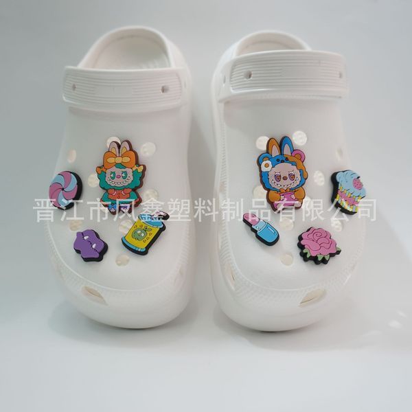 จิบบิท จิ๊บบิท crocs jibbitz เกาหลี รองเท้าCrocs ลายดอกไม้ หัวเข็มขัด พร้อมส่งจาก Labubu