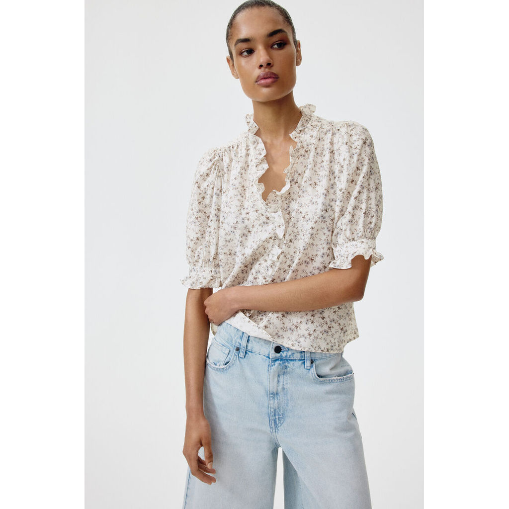 H&M(เอชแอนด์เอ็ม) เสื้อเบลาส์แขนพองแต่งระบาย ผู้หญิง 1359783_1