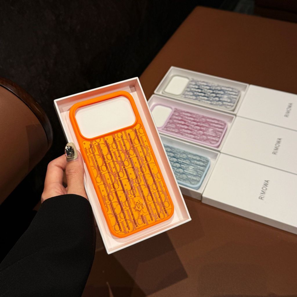 RIMOWA x Dior iPhone 17 Pro Max เคสโทรศัพท์เหมาะสําหรับ iPhone 17 ใช้วัสดุโลหะผสมแมกนีเซียมอลูมิเนีย
