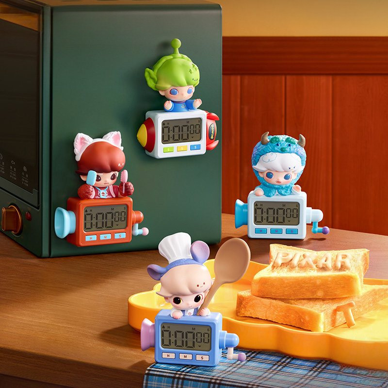 POPMART DIMOO WORLD x PIXAR Timer แม่เหล็กติดตู้เย็นกล่องตาบอดของขวัญ WoodyLotso Sulley Remy 7OEH